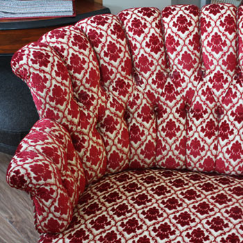 Rod-Soffa-350